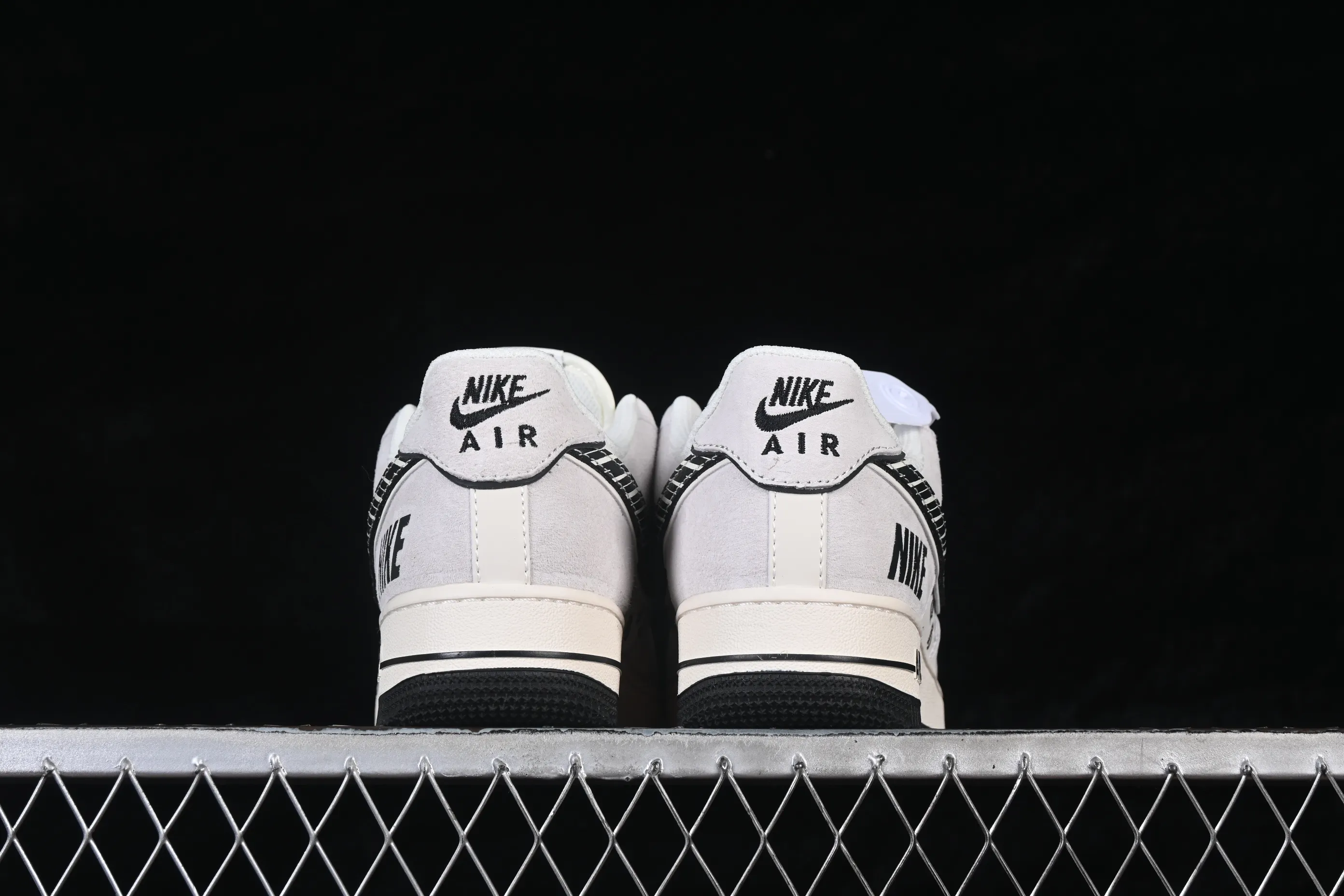 All categories Nk Air Force 1 Air Force series Nk Air Force 1 Low Air Force low-top Nike Air Force 1'07 Low Mi Heizhuba leather Air Force 1 low-top casual sneakers JP8028-068
